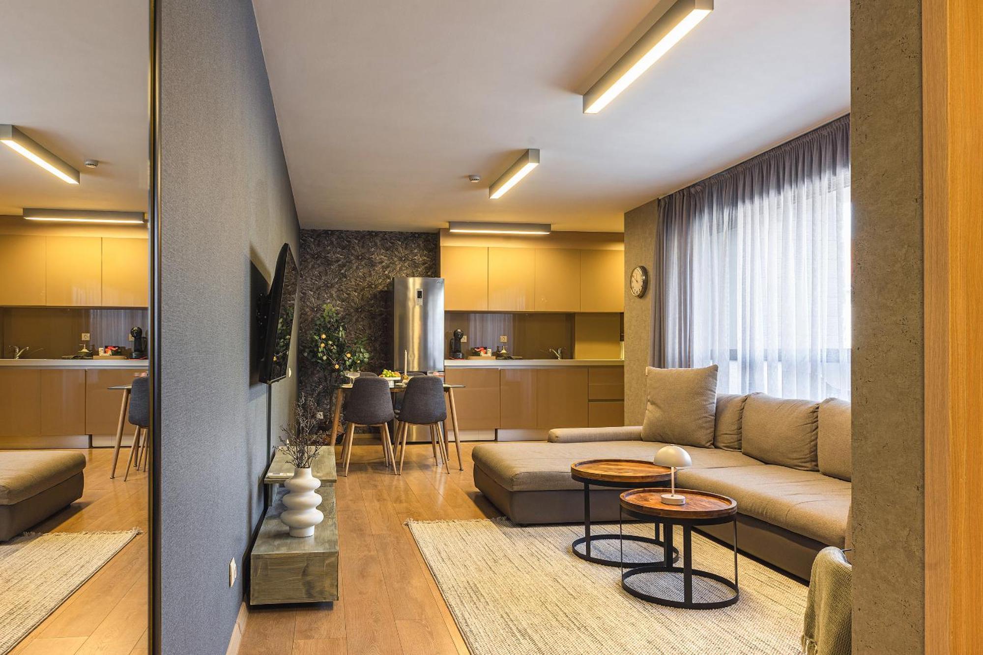 City Center Apartments With Parking بلوفديف المظهر الخارجي الصورة